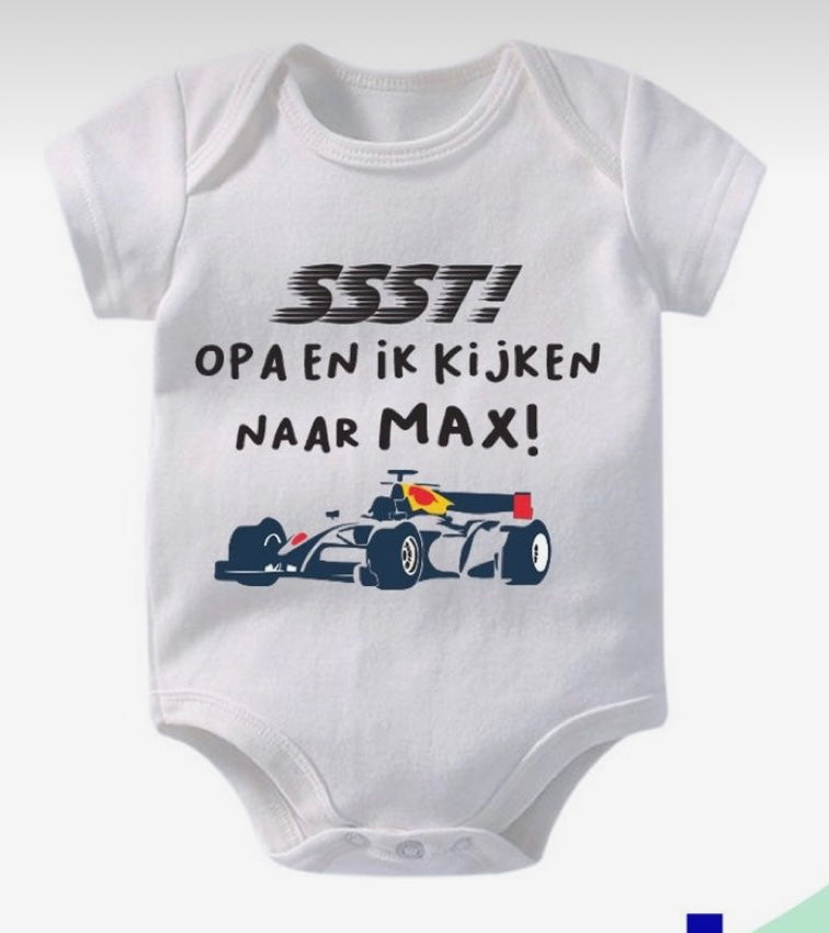 Ssst opa en ik kijken naar Max 